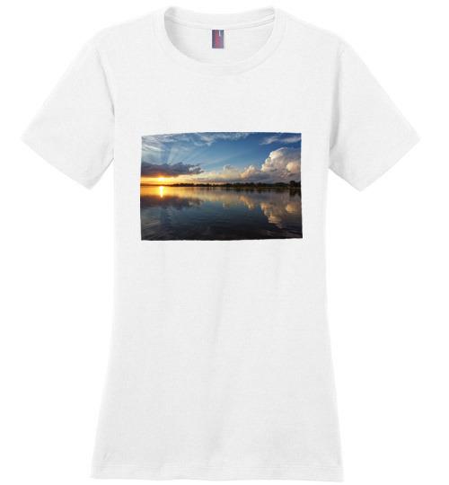 Winona Minnesota Sunset T-Shirt, Ladies Perfect Weight Tee - Kari Yearous Photography WinonaGifts KetoGifts LoveDecorah