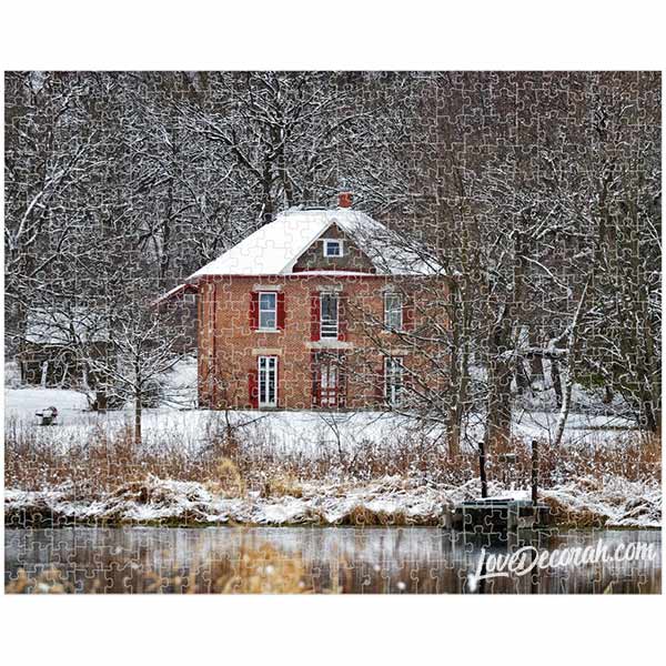 Decorah Iowa Puzzle 520 Pieces Hjelle House in Winter