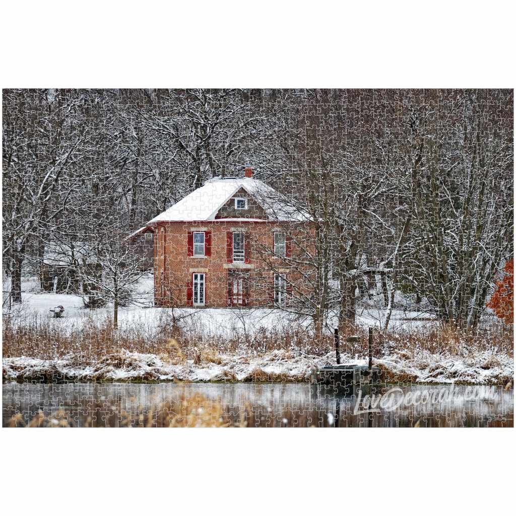 Decorah Iowa Puzzle 1014 Pieces Hjelle House in Winter
